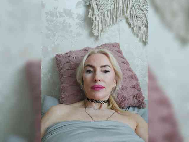 White00Pearl webcam