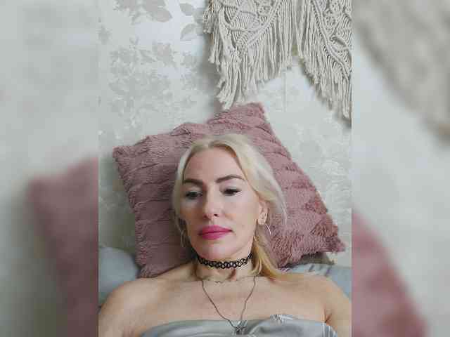White00Pearl webcam