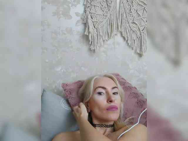 White00Pearl webcam