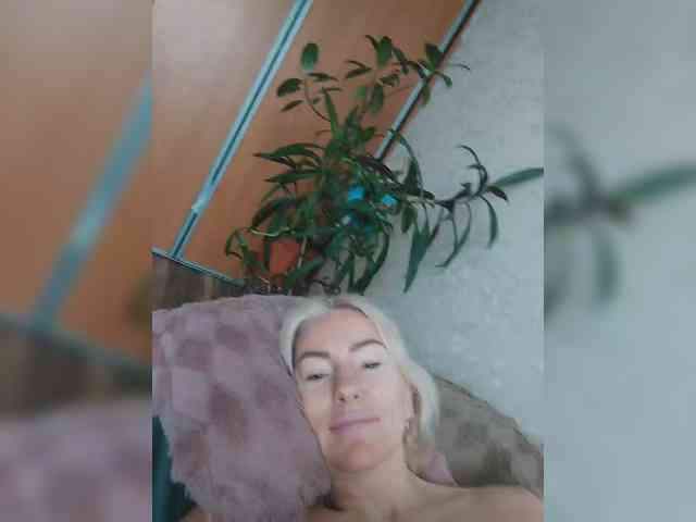 White00Pearl webcam
