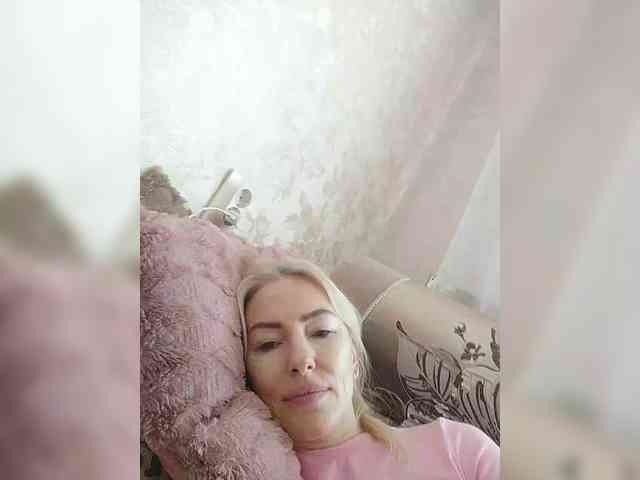 Live stream of White00Pearl