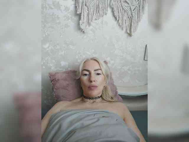 White00Pearl webcam