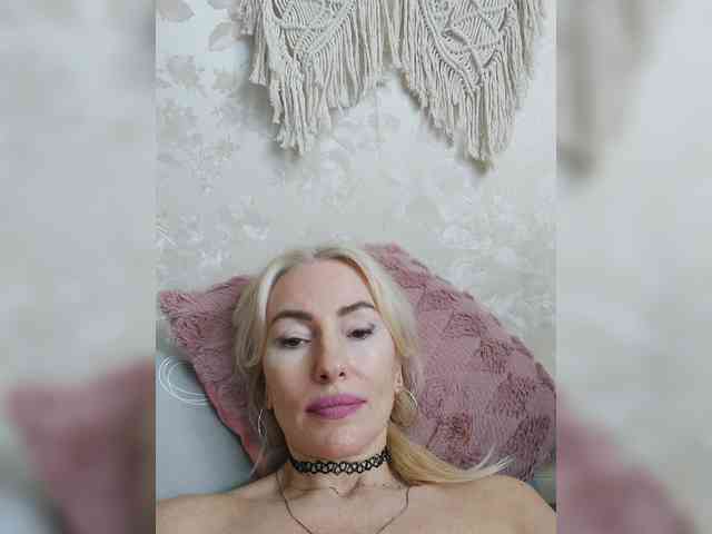 White00Pearl webcam