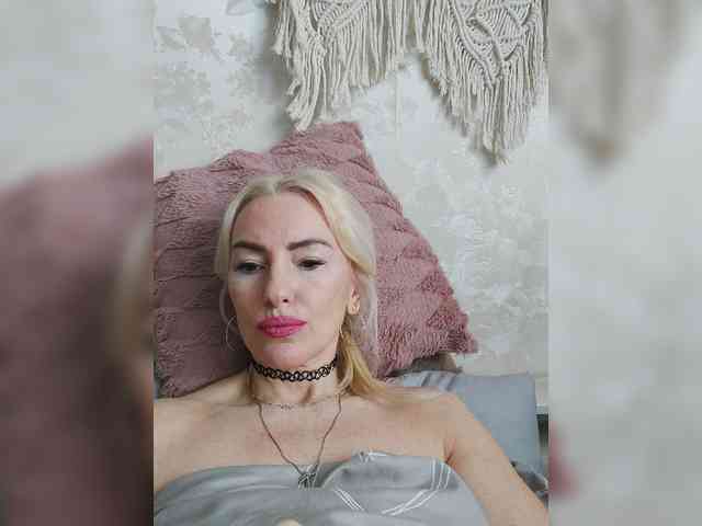 White00Pearl webcam