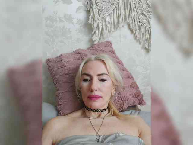 White00Pearl webcam