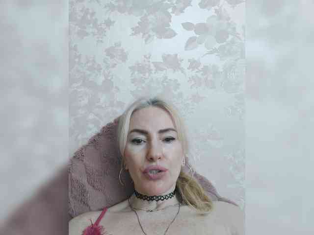 White00Pearl webcam