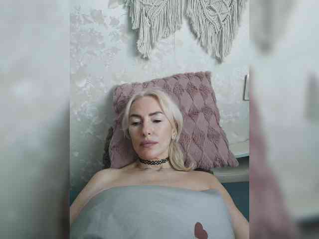 White00Pearl webcam