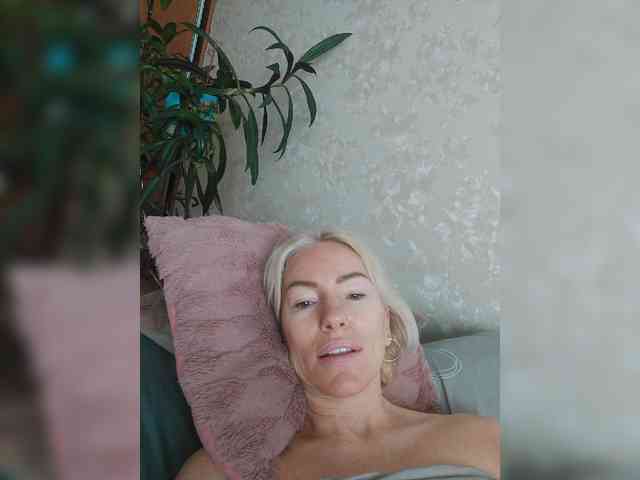White00Pearl webcam