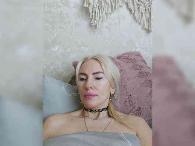 White00Pearl webcam
