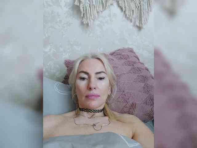 White00Pearl webcam
