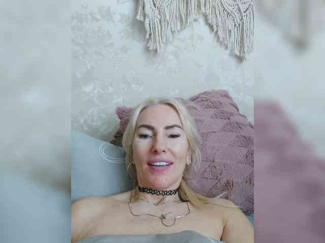 White00Pearl webcam