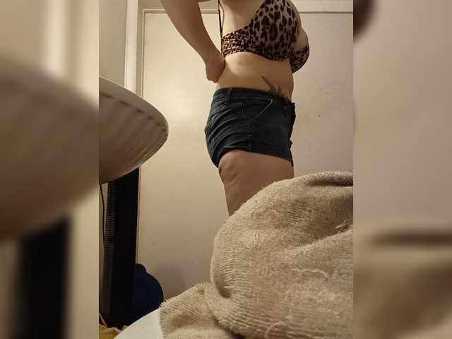 JulietteLatte81 live webcam show