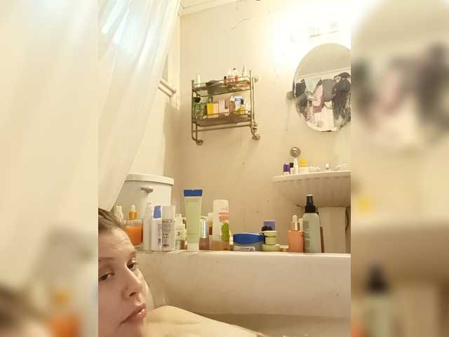 JulietteLatte81 live cam on BongaCams