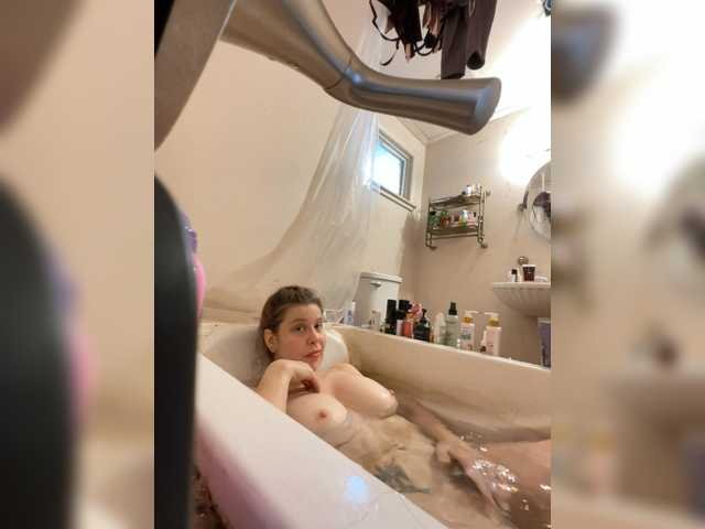 JulietteLatte81, live now on BongaCams