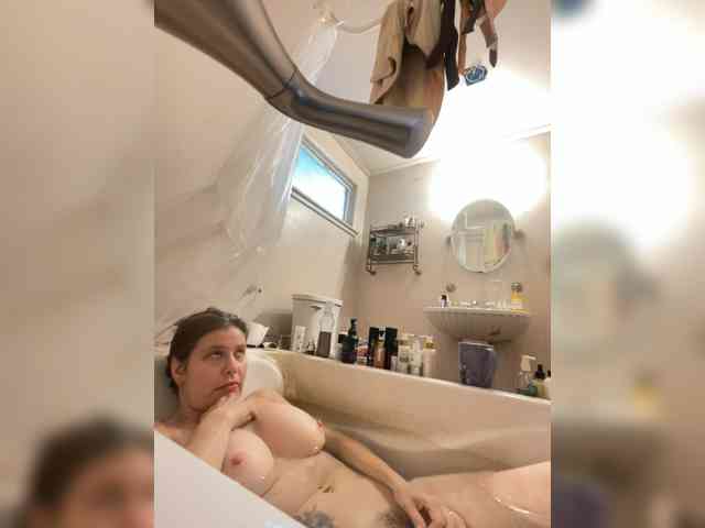 JulietteLatte81 webcam