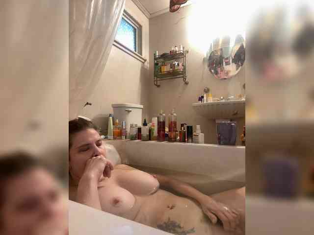JulietteLatte81 webcam