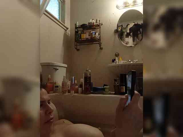 JulietteLatte81 webcam
