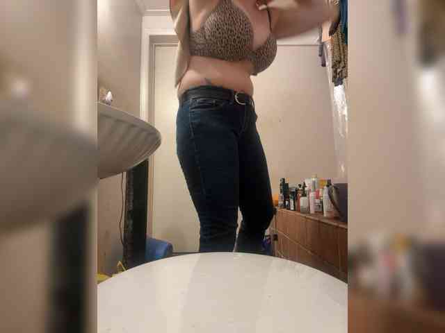 JulietteLatte81 Live Webcam on BongaCams
