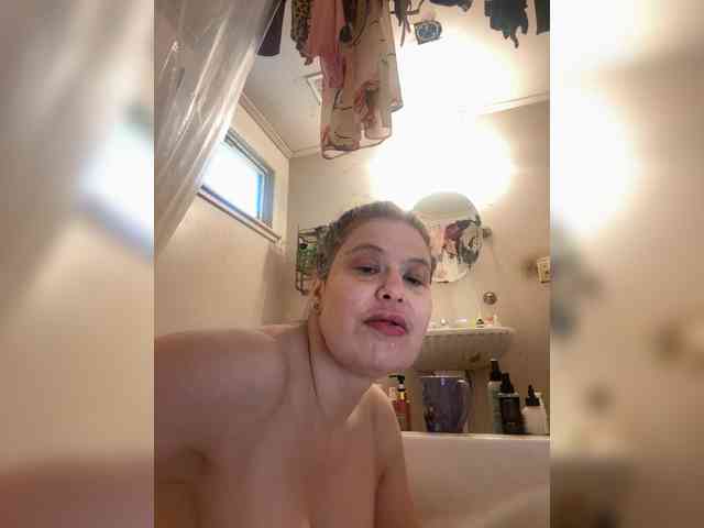 JulietteLatte81 webcam