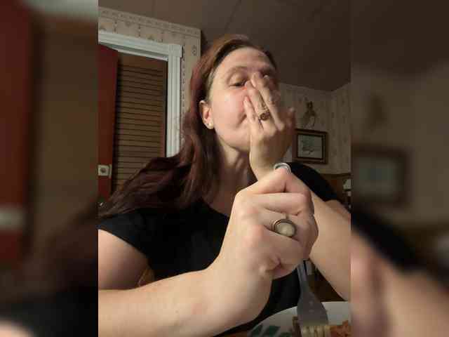 JulietteLatte81 webcam