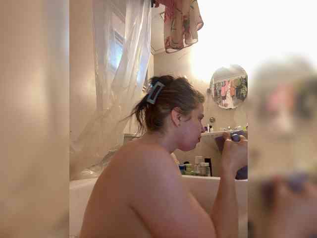 Model: JulietteLatte81