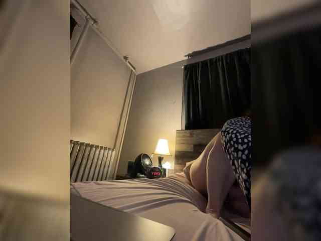 JulietteLatte81 webcam