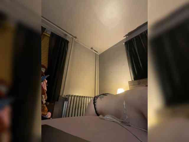 JulietteLatte81 webcam