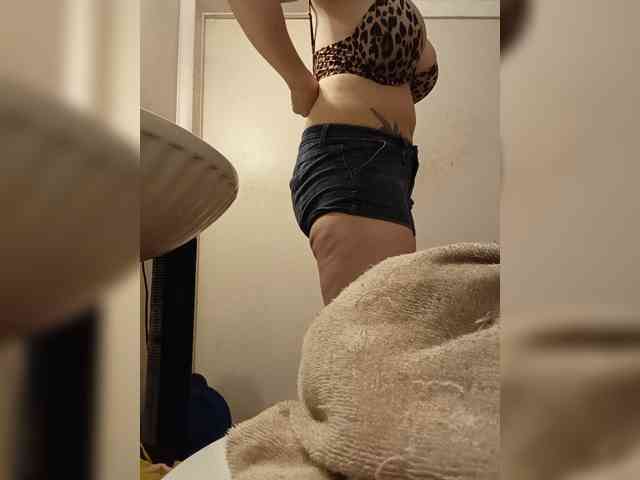 JulietteLatte81 webcam