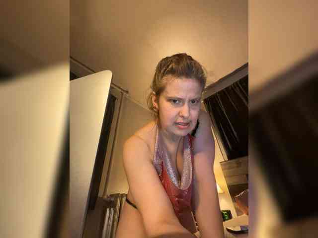 JulietteLatte81 webcam