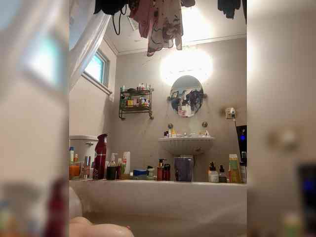 JulietteLatte81 webcam