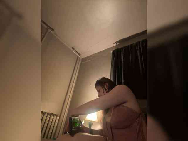 JulietteLatte81 webcam