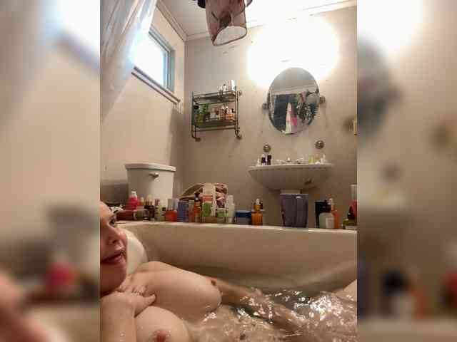JulietteLatte81 webcam