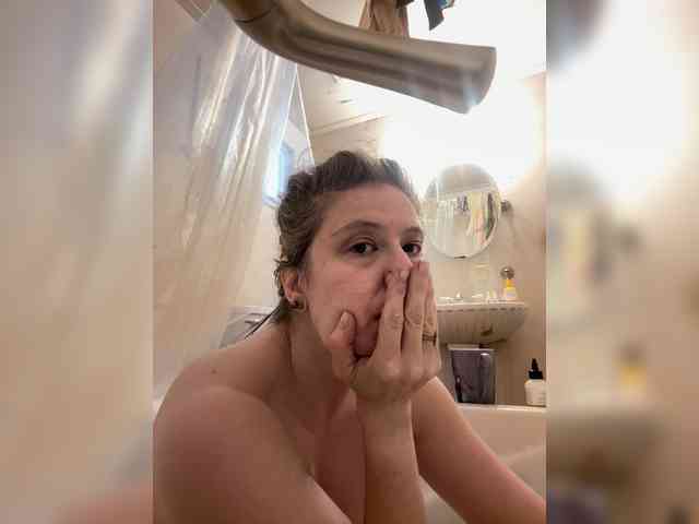 JulietteLatte81 webcam