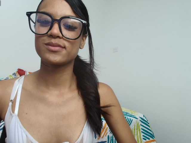 miamadeleine's BongaCams show and profile