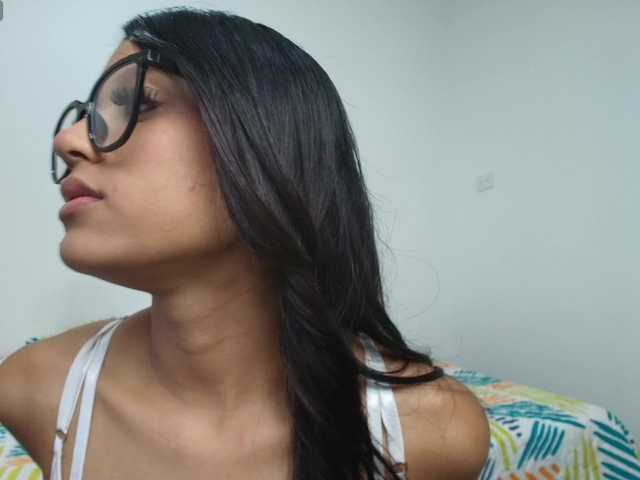 miamadeleine's BongaCams show and profile