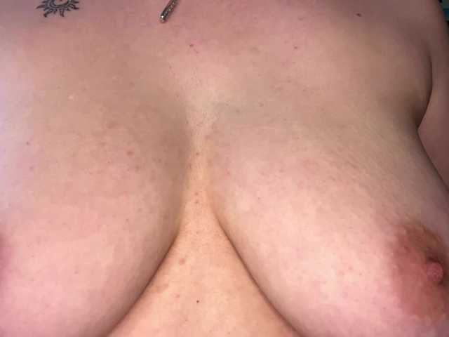 peachpuff's BongaCams show and profile