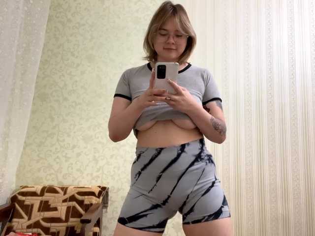 peachpuff live webcam show