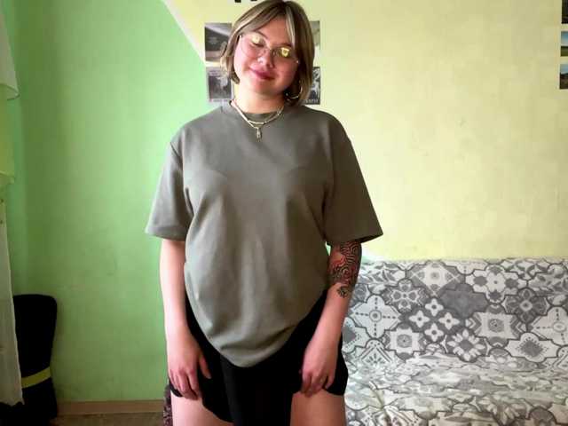 peachpuff's BongaCams show and profile