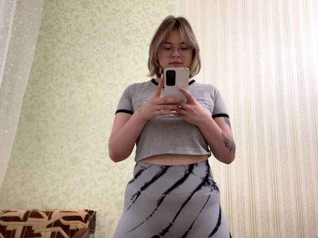 peachpuff live webcam show