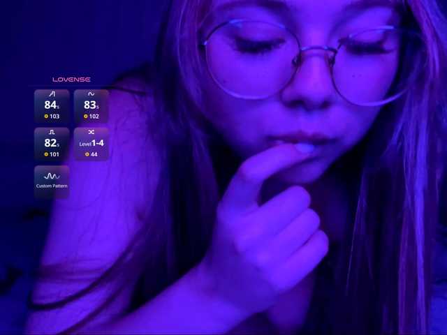 peachpuff live cam on BongaCams