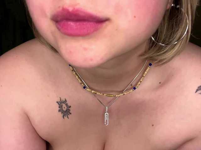 peachpuff's BongaCams show and profile