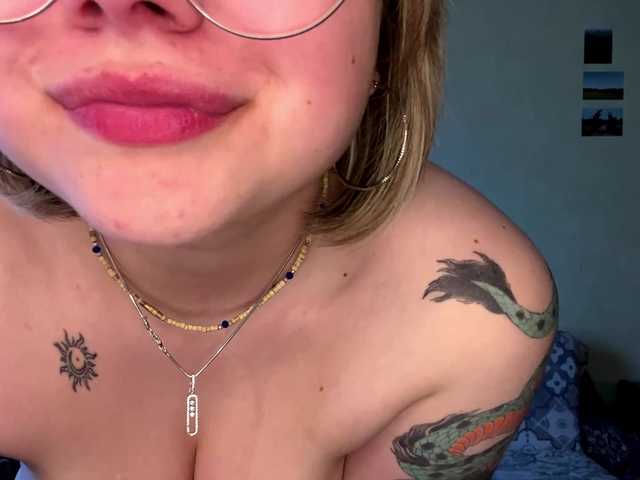 peachpuff's BongaCams show and profile