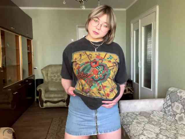 peachpuff Live Webcam on BongaCams
