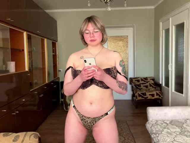 peachpuff webcam