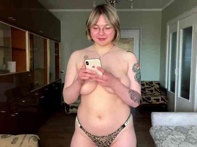 peachpuff webcam