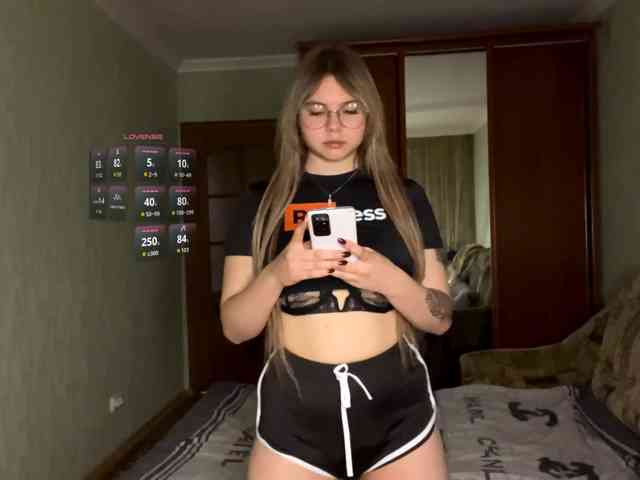 sweetmeow's live room