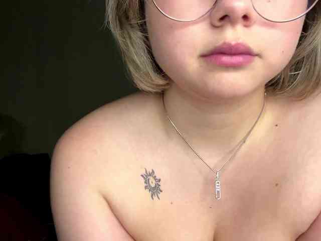 peachpuff webcam
