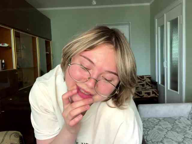 peachpuff webcam