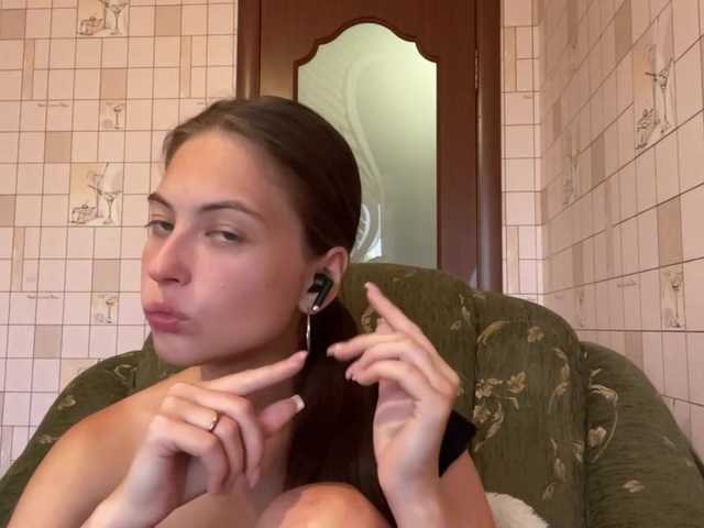 RonnaWillow live cam