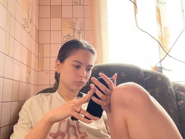  RonnaWillow chat room